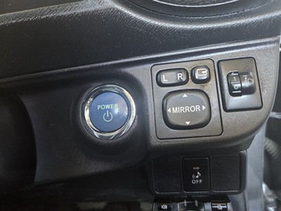 2012 Toyota Aqua - Thumbnail