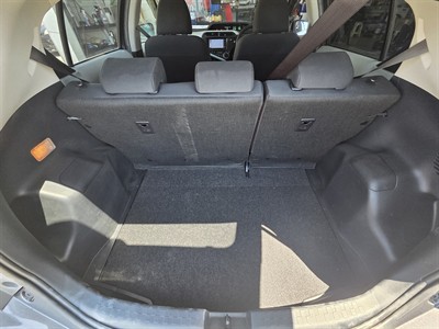 2012 Toyota Aqua - Thumbnail