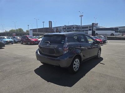 2012 Toyota Aqua - Thumbnail