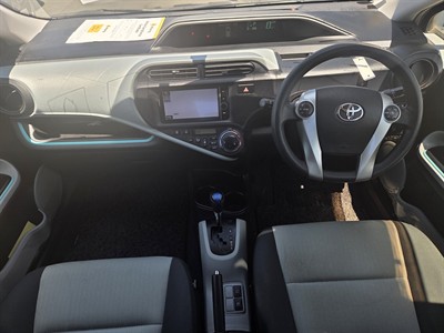 2012 Toyota Aqua - Thumbnail