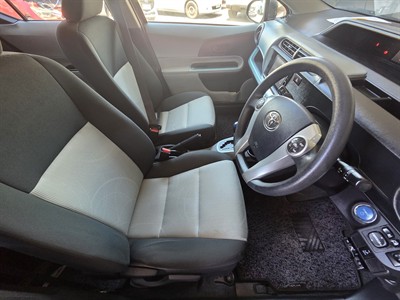 2012 Toyota Aqua - Thumbnail