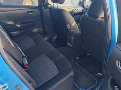 2021 Nissan LEAF - Thumbnail