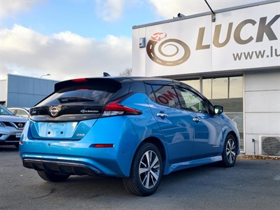2021 Nissan LEAF - Thumbnail
