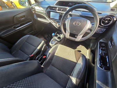 2015 Toyota Aqua - Thumbnail