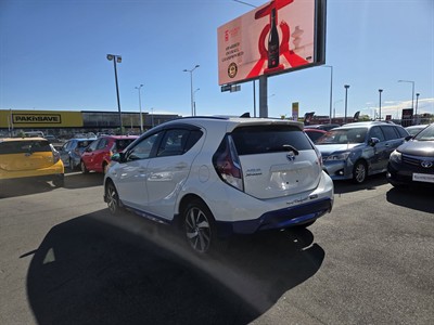 2015 Toyota Aqua - Thumbnail