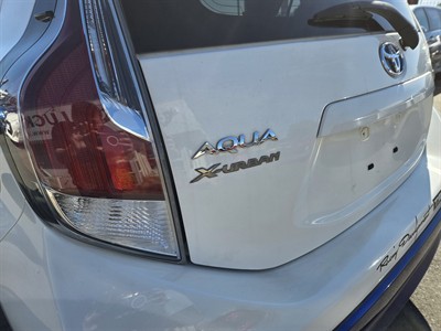 2015 Toyota Aqua - Thumbnail