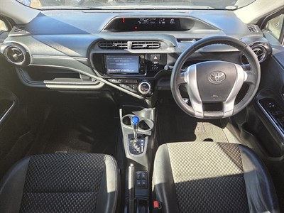 2015 Toyota Aqua - Thumbnail