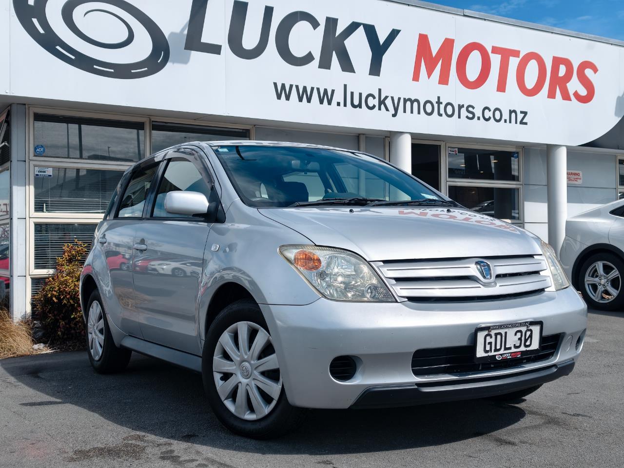 2004 Toyota IST