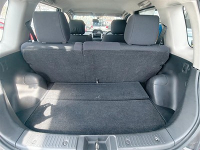 2004 Toyota IST - Thumbnail