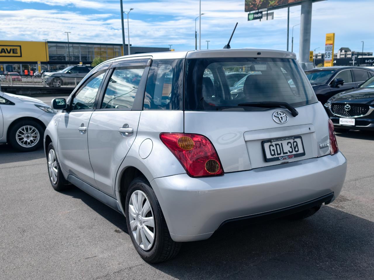 2004 Toyota IST
