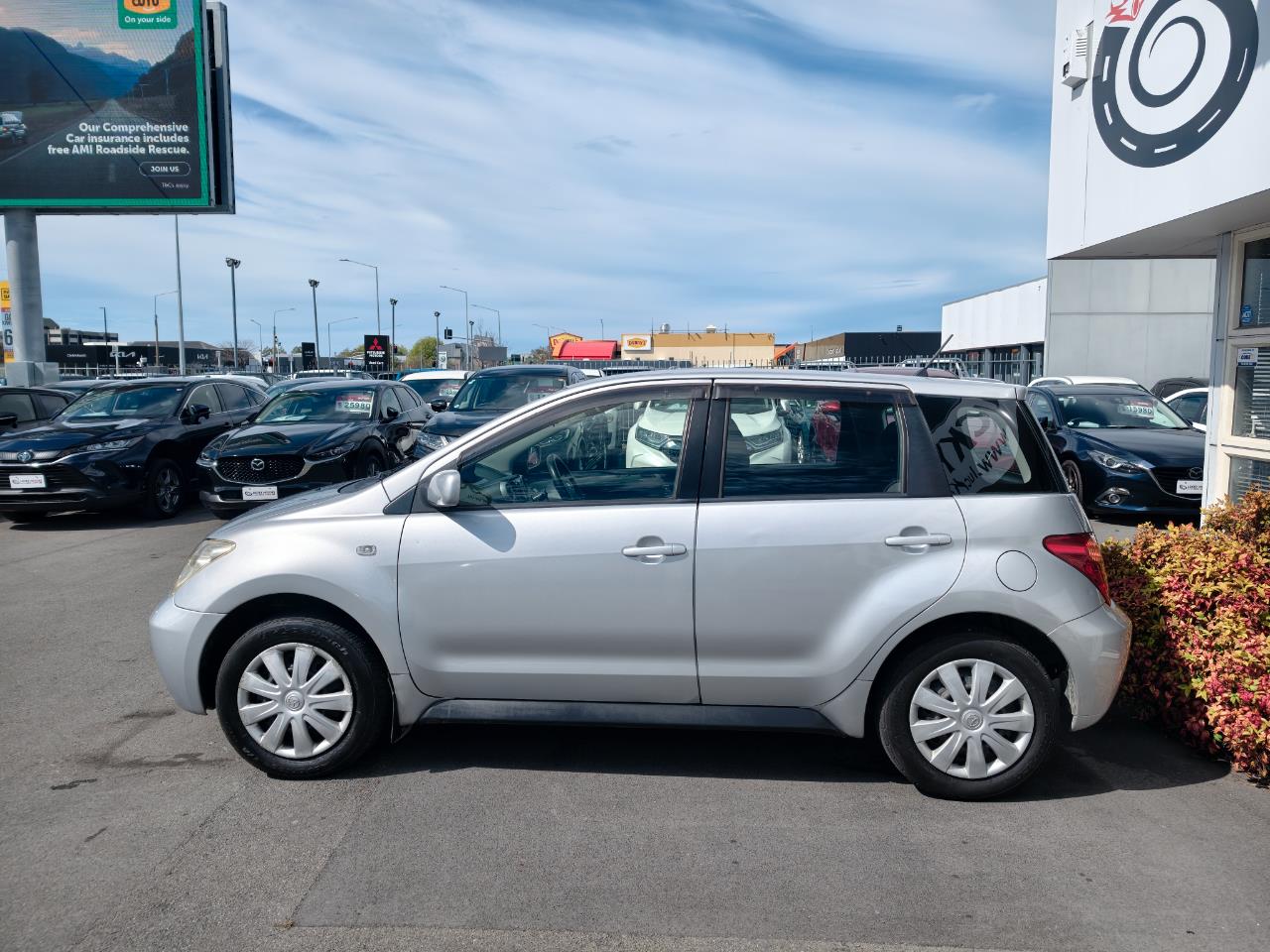 2004 Toyota IST