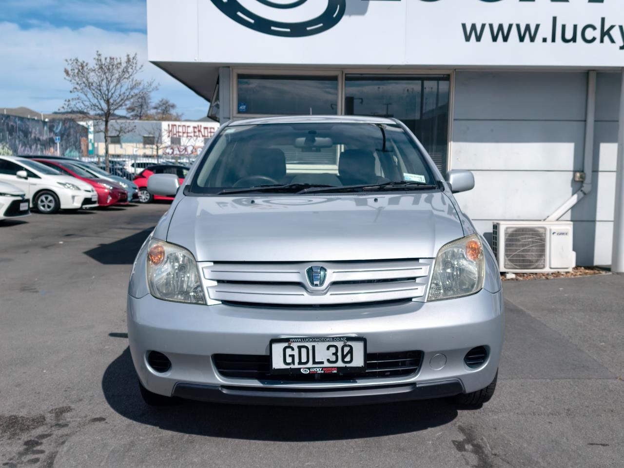 2004 Toyota IST