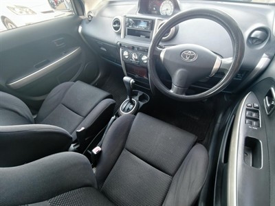 2004 Toyota IST - Thumbnail