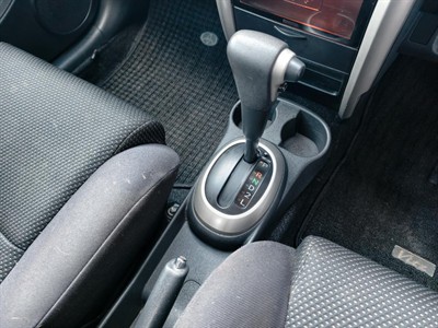 2004 Toyota IST - Thumbnail