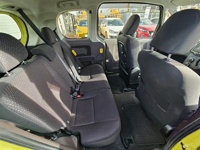 2012 Toyota Spade - Thumbnail