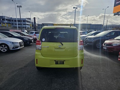2012 Toyota Spade - Thumbnail