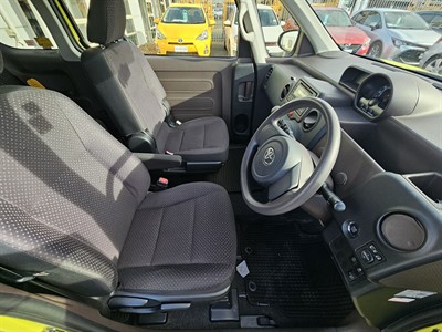 2012 Toyota Spade - Thumbnail