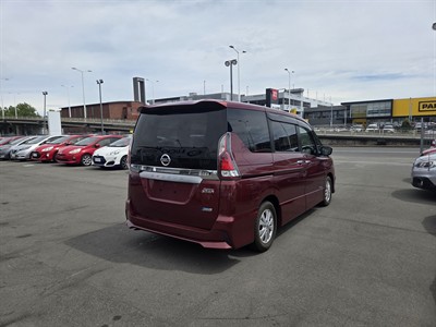 2016 Nissan Serena - Thumbnail
