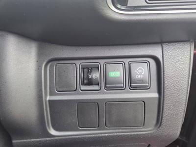 2016 Nissan Serena - Thumbnail