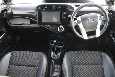 2015 Toyota Aqua - Thumbnail