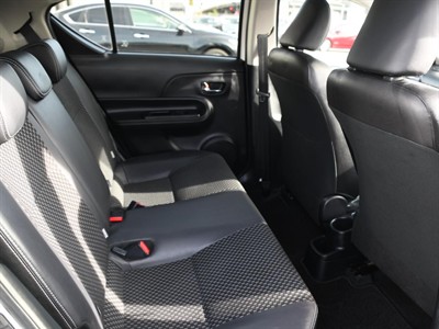 2015 Toyota Aqua - Thumbnail