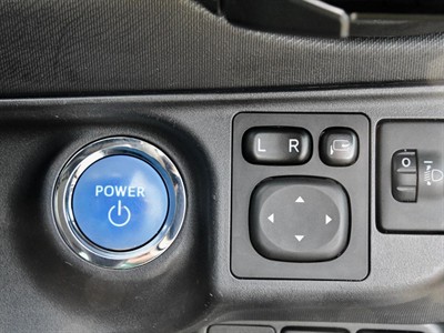 2015 Toyota Aqua - Thumbnail