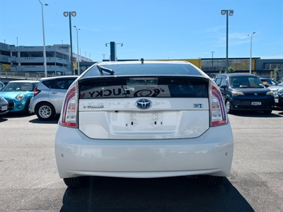 2012 Toyota Prius - Thumbnail