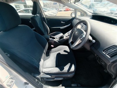2012 Toyota Prius - Thumbnail