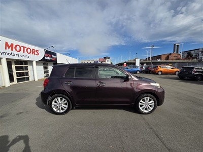 2008 Toyota IST - Thumbnail