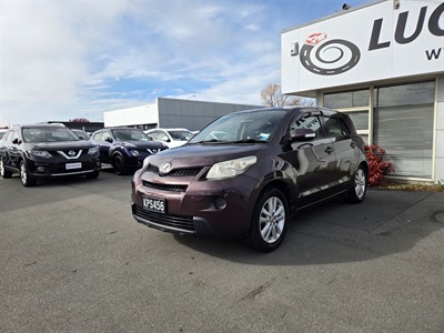 2008 Toyota IST - Thumbnail