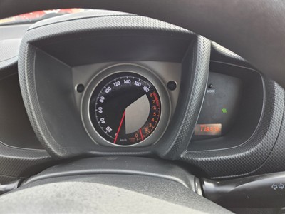 2008 Toyota IST - Thumbnail