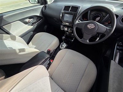 2008 Toyota IST - Thumbnail