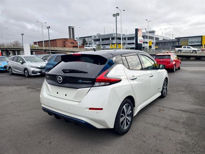 2019 Nissan LEAF - Thumbnail