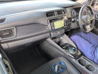 2019 Nissan LEAF - Thumbnail