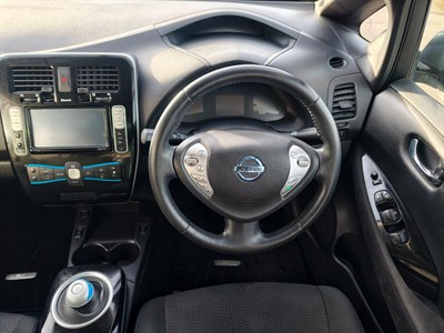 2015 Nissan LEAF - Thumbnail