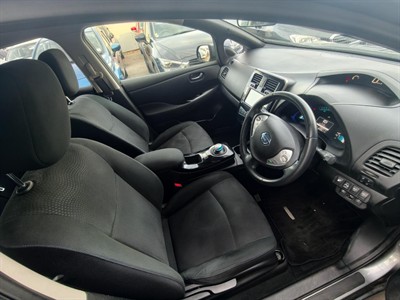 2015 Nissan LEAF - Thumbnail