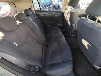 2015 Nissan LEAF - Thumbnail