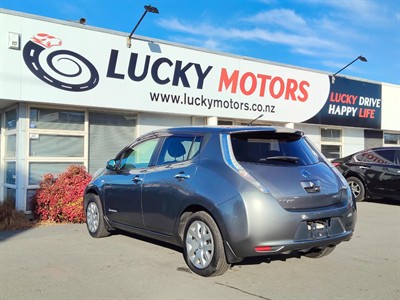 2015 Nissan LEAF - Thumbnail