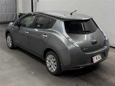 2015 Nissan LEAF - Thumbnail