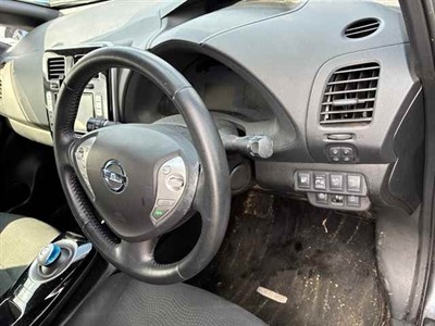 2015 Nissan LEAF - Thumbnail