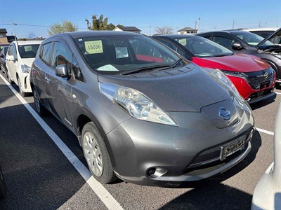 2015 Nissan LEAF - Thumbnail