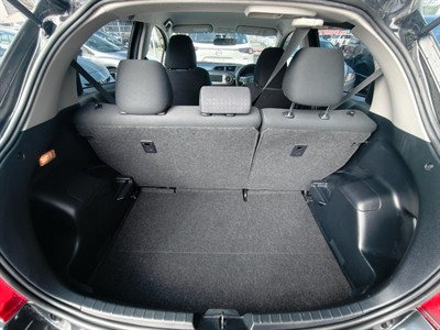 2012 Toyota Vitz - Thumbnail