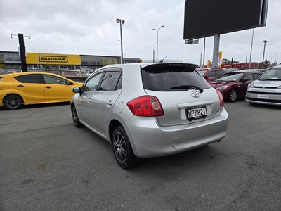 2008 Toyota Auris - Thumbnail