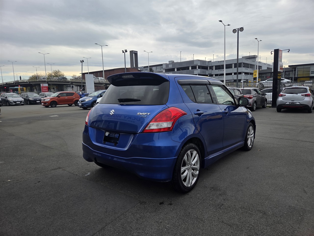 2013 Suzuki SWIFT