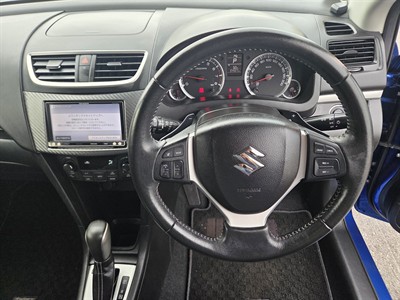 2013 Suzuki SWIFT - Thumbnail