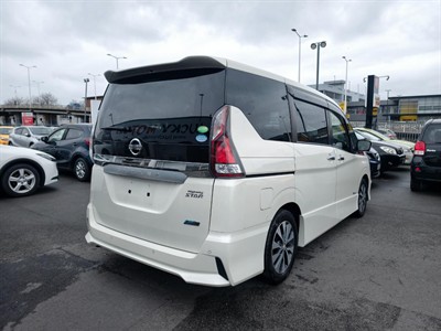 2017 Nissan Serena - Thumbnail