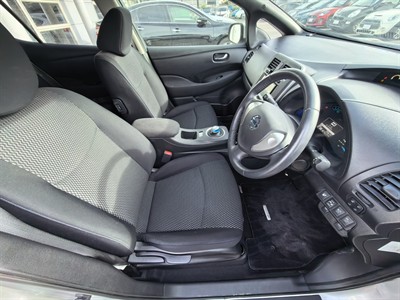 2014 Nissan LEAF - Thumbnail