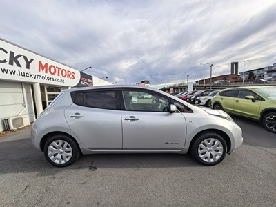 2014 Nissan LEAF - Thumbnail