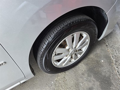 2013 Nissan Serena - Thumbnail