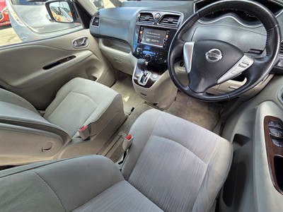 2013 Nissan Serena - Thumbnail